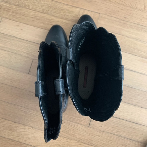 Women’s Heritage R Toe Western Boot - Picture 4 of 9